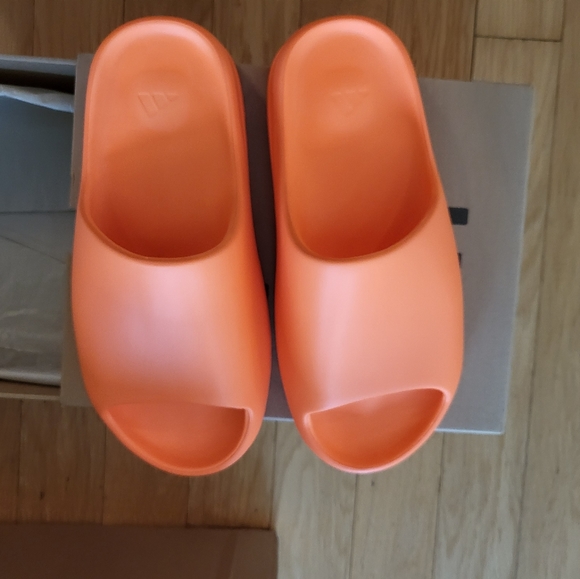 adidas gazelle silver green womens adidas Yeezy Slide Enflame Orange  Hype Vault